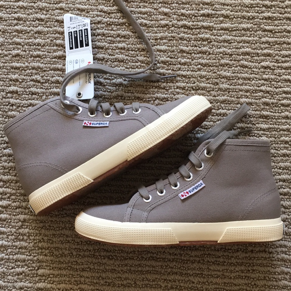 BNWT Superga high tops